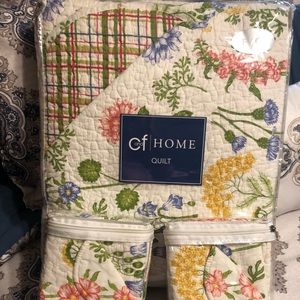 QF Size bed quilt with shams